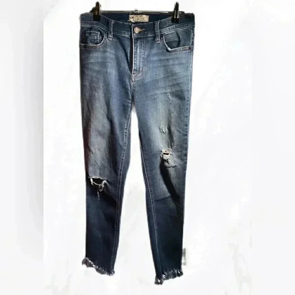 Free People Denim - Free People distressed frayed mid rise trendy medium wash ankle denim jean 26